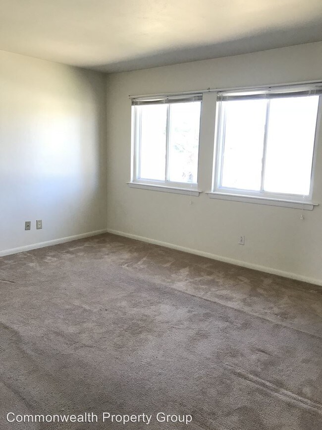 Building Photo - 2 br, 1 bath Apartment - 8 Pollux Circle East
