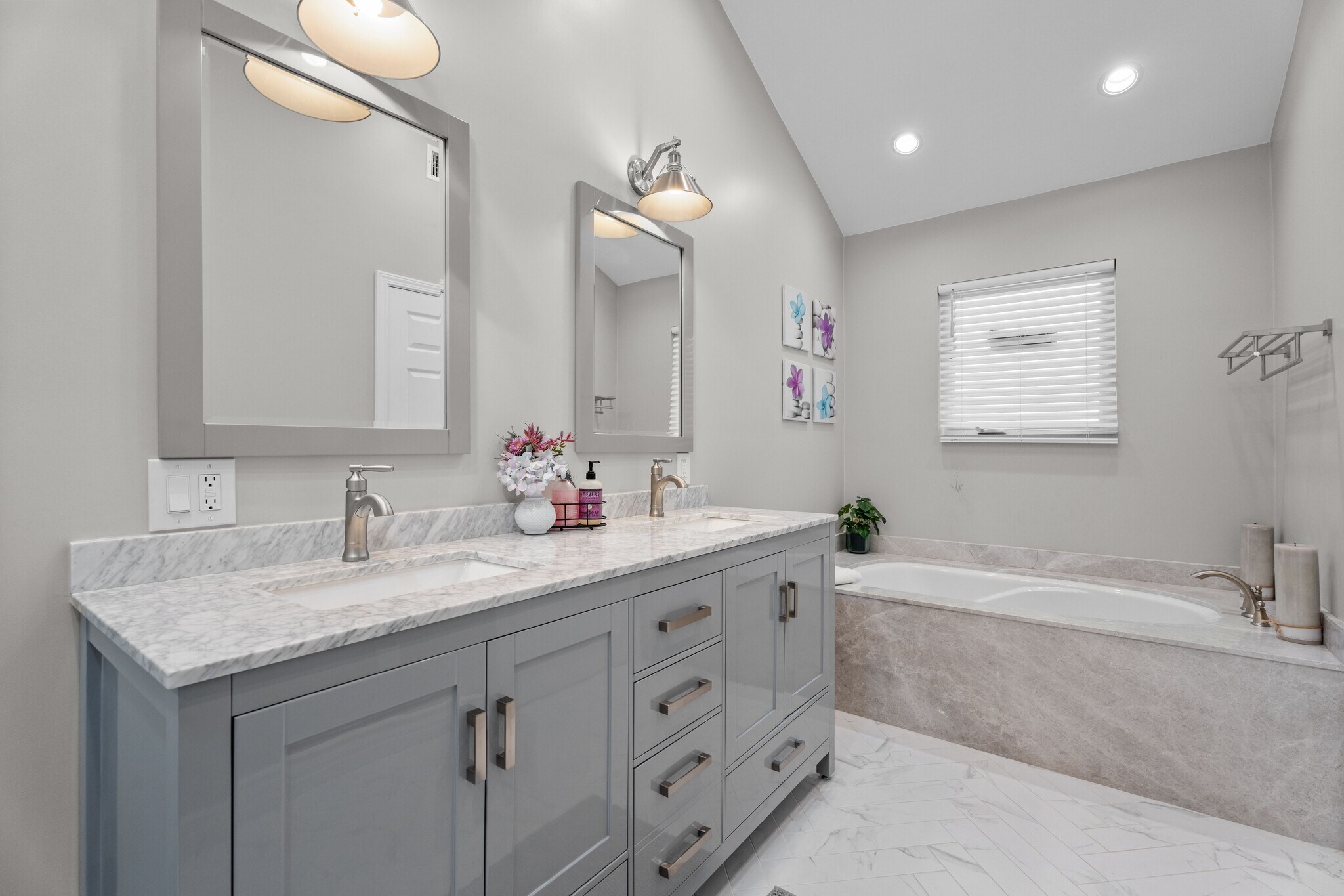 Bathroom - 4242 Van Nuys Blvd