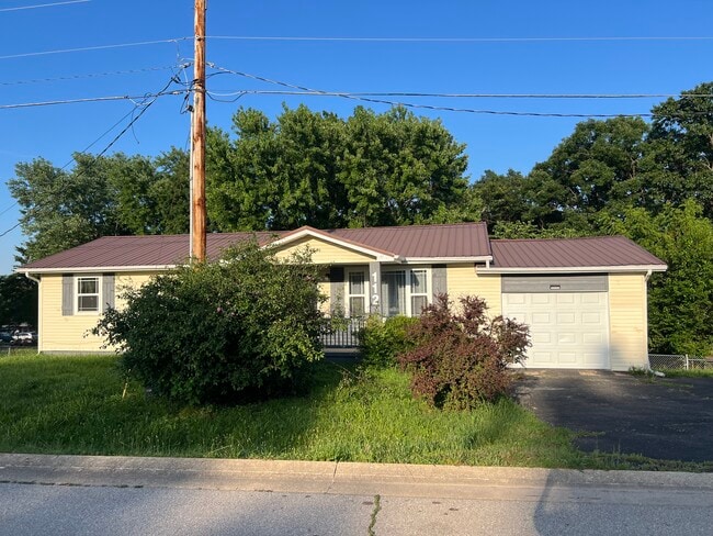 Primary Photo - 112 June St