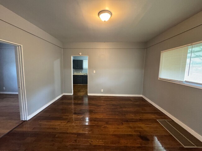 Building Photo - 2217 Terrace Ave