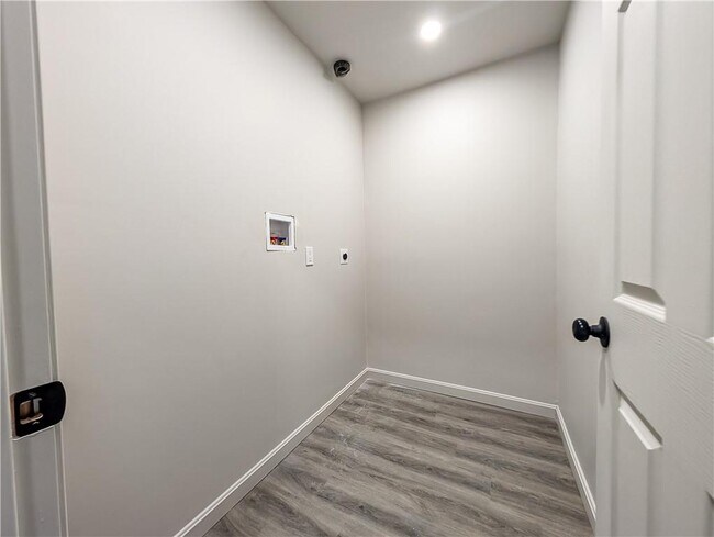 Building Photo - 88 Julian St