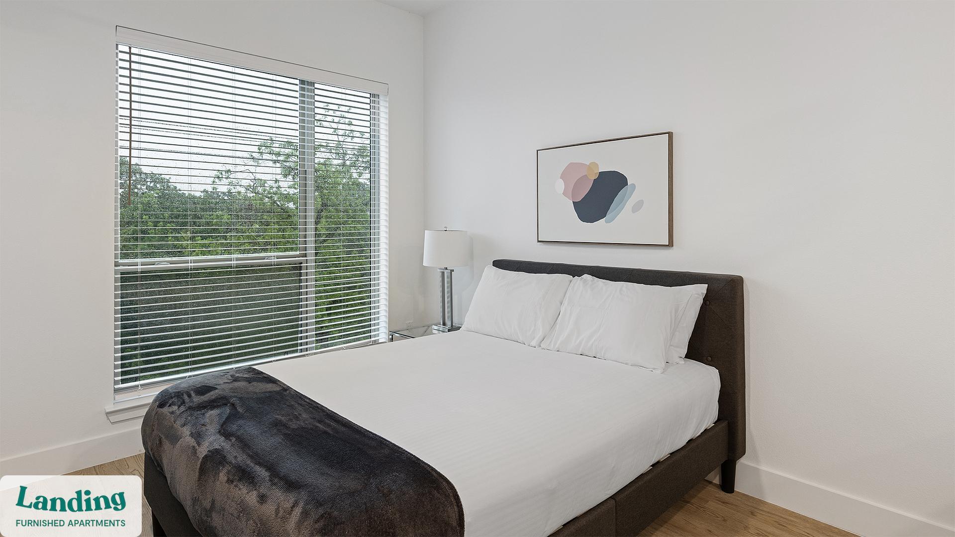 Building Photo - 650 E Sycamore St