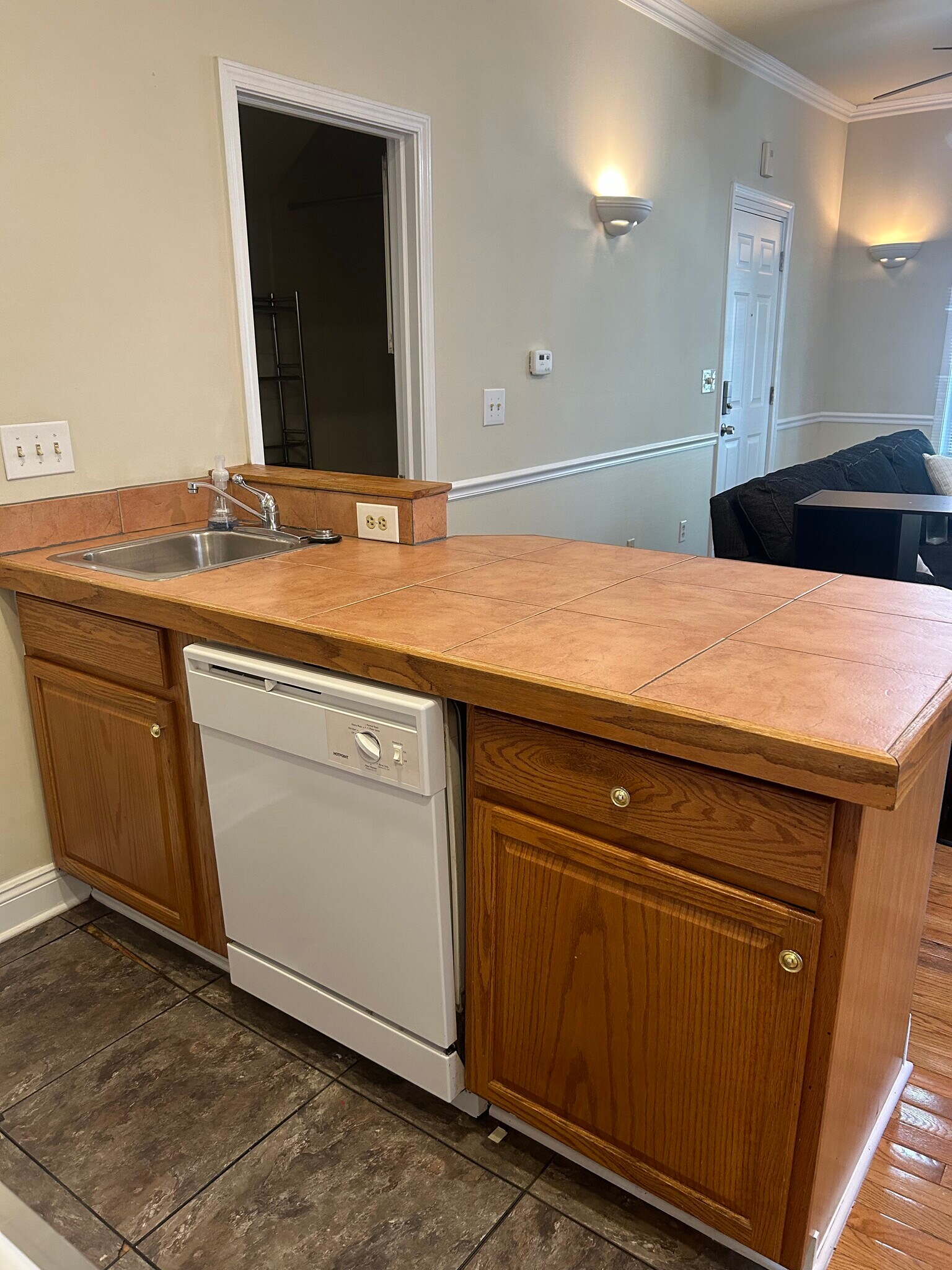 Building Photo - 124 College Pl