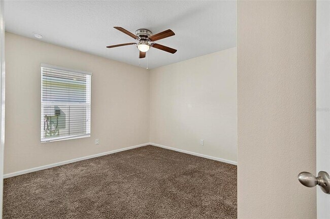 Building Photo - 137 Fairway Ct