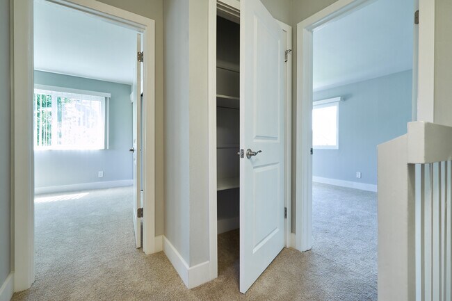 30th #1 hallway (1) - 30th Ave Townhomes