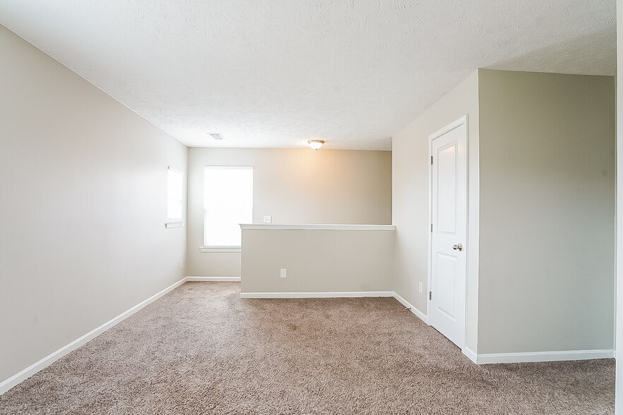 Building Photo - 1718 Hartford Ln