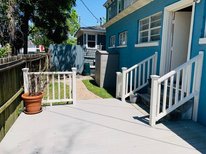 Building Photo - 903 Montgomery St