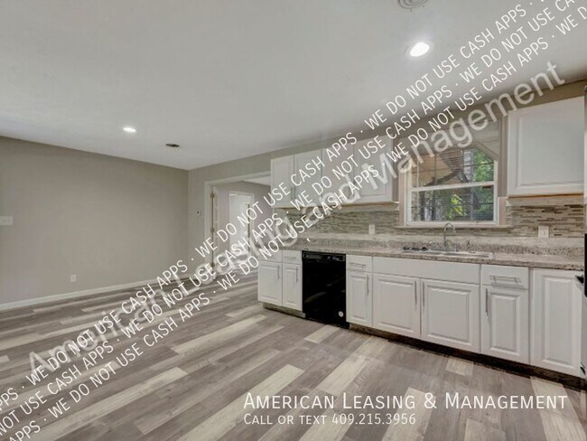 Building Photo - 1301 Spring Lake Dr