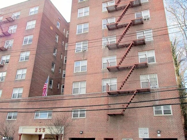Building Photo - 255 Bronx River Rd