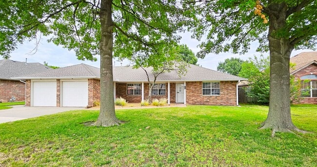Building Photo - Inviting Home with Bonus Workshop Space!