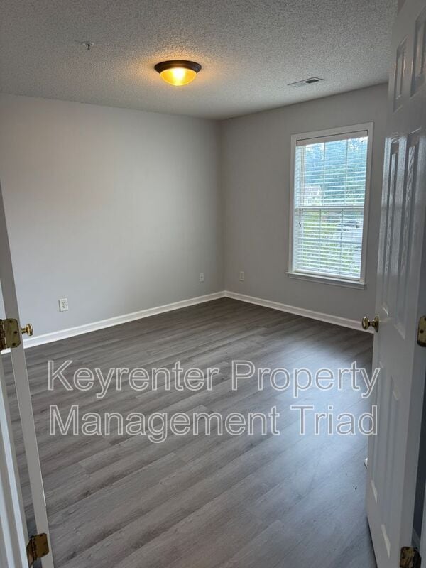Building Photo - 6109 Hedgecock Cir