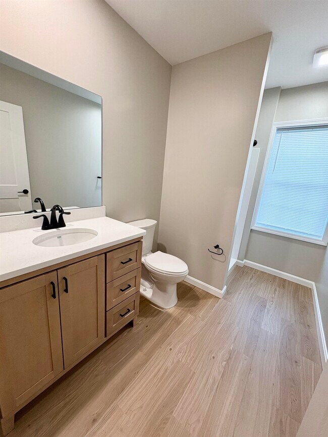 Building Photo - 15 Mountain Rd