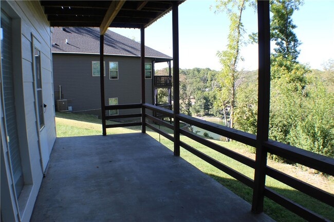 Building Photo - 4 Tilbury Ln