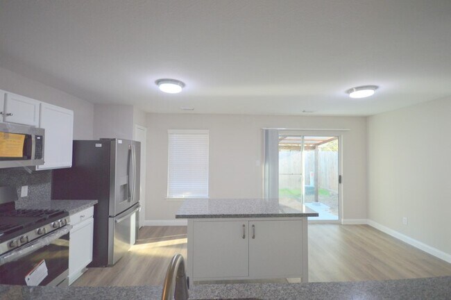 Building Photo - 21207 Bridge Springs Ln