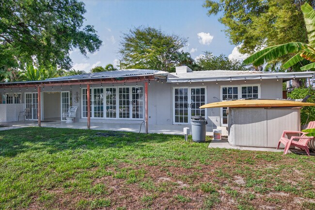 Building Photo - 2680 NE 24th St