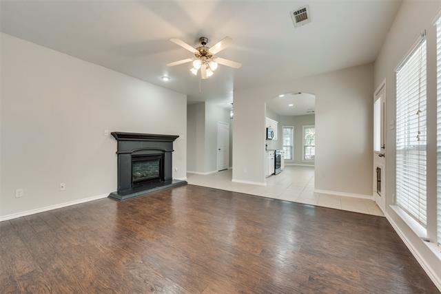 Building Photo - 5832 Center Ridge Dr
