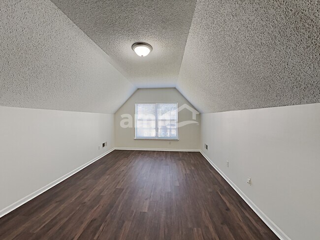 Building Photo - 3927 Bayse Ct