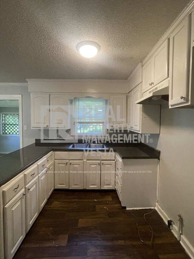 Building Photo - 3278 O'Hara Dr N