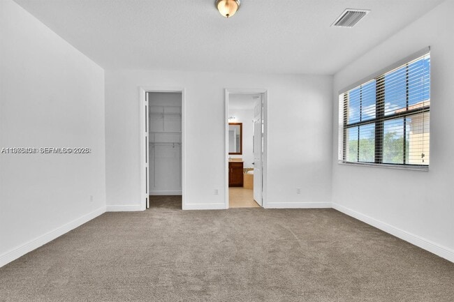 Building Photo - 8354 NW 39th Ct