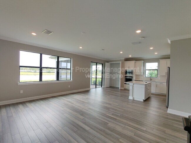 Building Photo - 6211 Baywood Ct