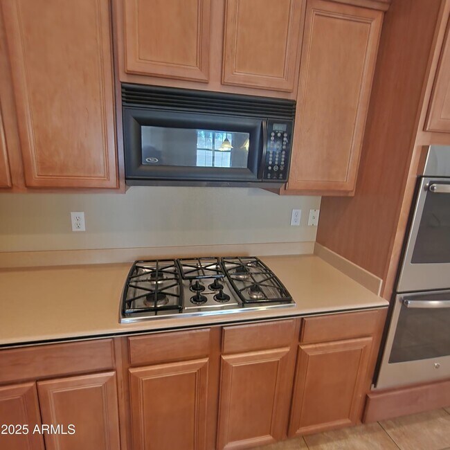Building Photo - 14318 W Evans Dr