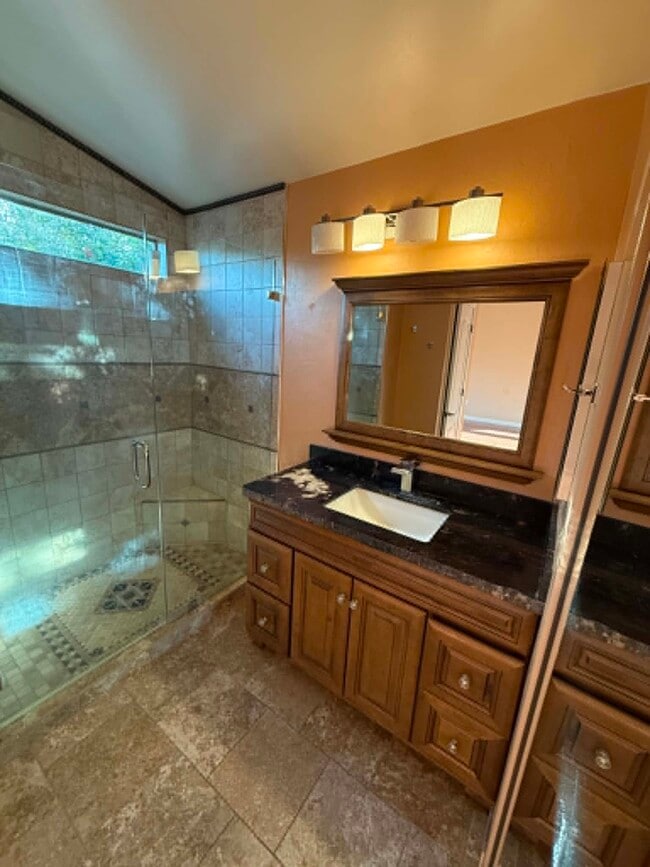 Building Photo - 8370 S Hunnic Dr