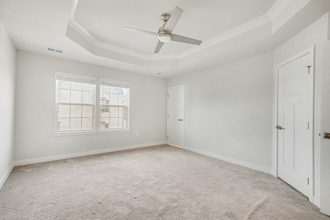 Building Photo - **Special Move-in Offer**  $500 off of the first month's rent.  Exceptional 3-Level Corner Unit T...