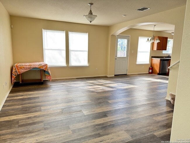 Building Photo - 5702 Canterbury Run