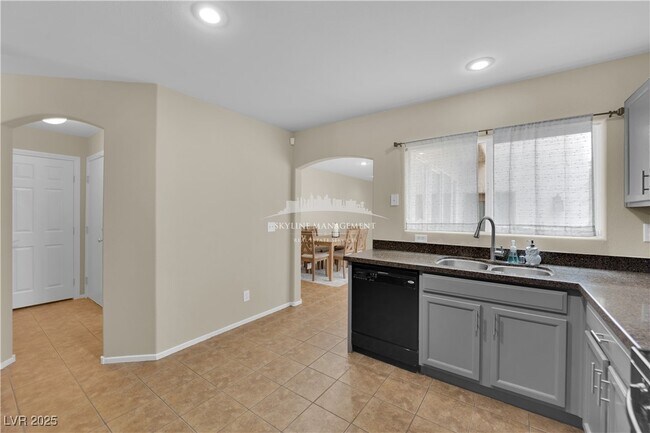 Building Photo - 7326 Padleymor St