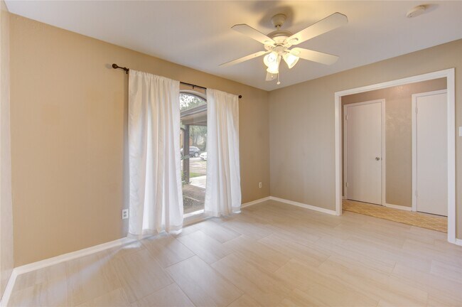 Building Photo - 3412 Avenue R