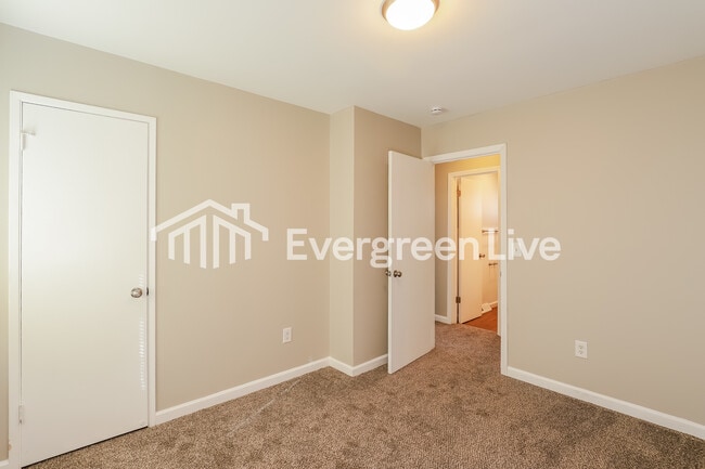 Building Photo - 4719 NW Fisk Ave