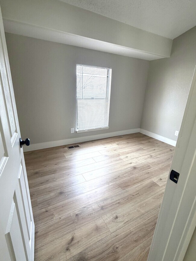 Building Photo - 4221 S Richfield Way