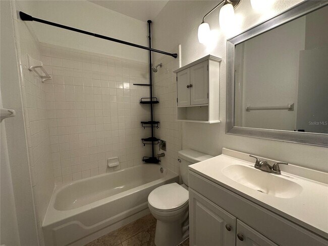 Building Photo - 14572 Laguna Beach Cir