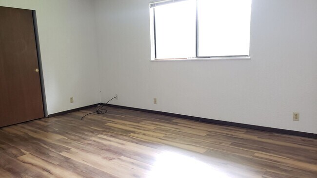 Building Photo - Single Level Home in McKinelyville- Dog Fr...