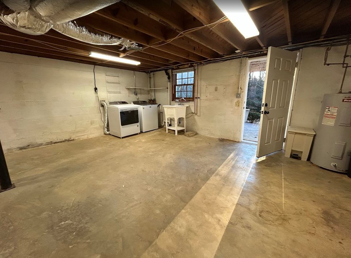 Building Photo - 3013 Scenic Dr