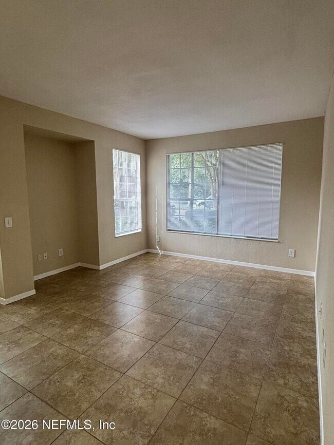 Building Photo - 13703 Richmond Park Dr N
