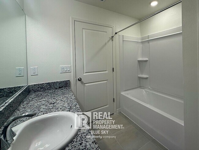 Building Photo - 14603 Abasail Ln