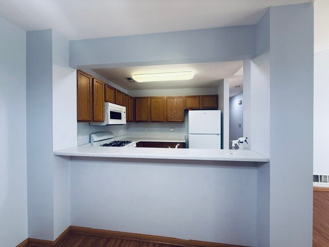 Building Photo - 6363 Commonwealth Dr