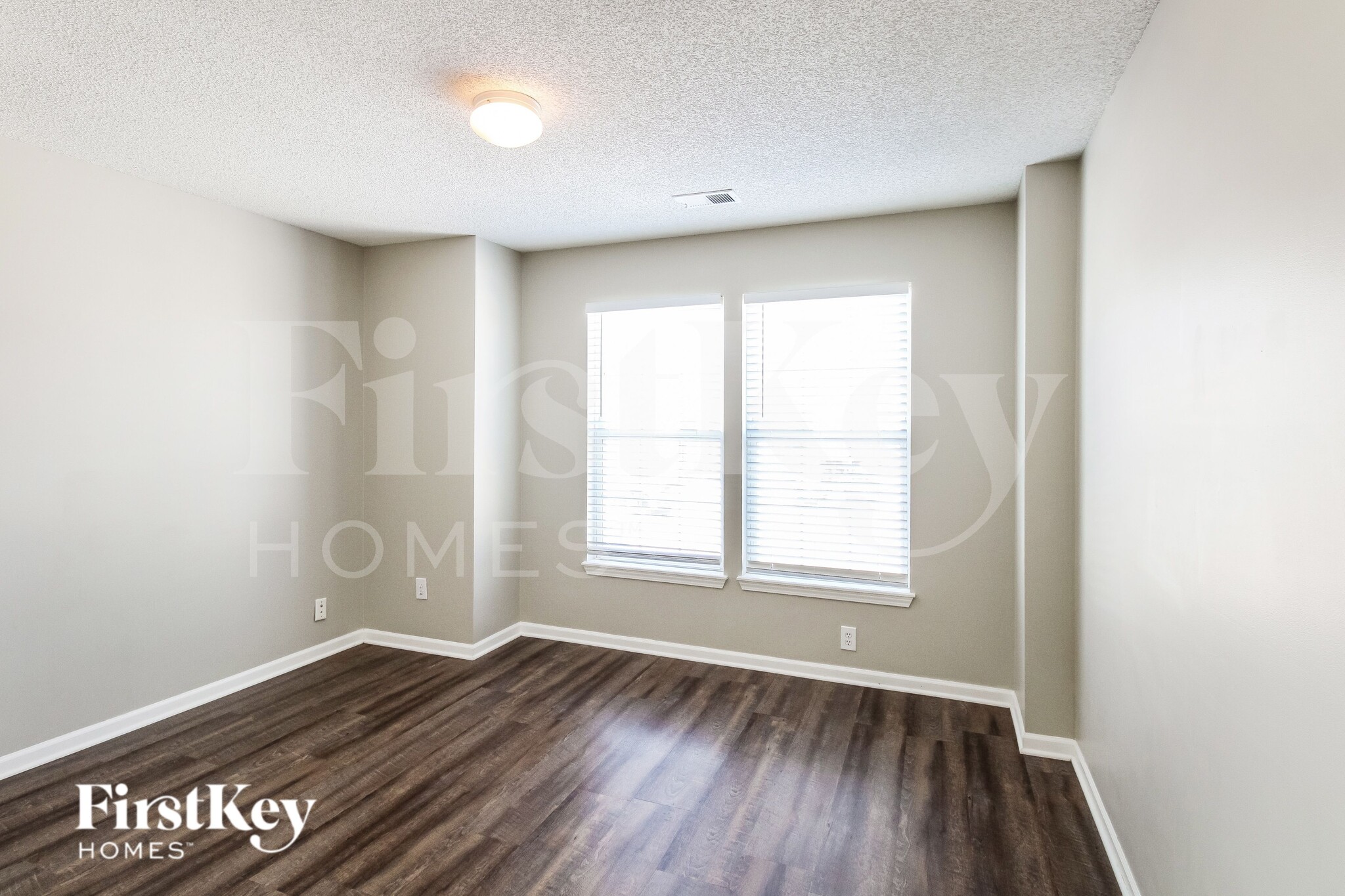Building Photo - 909 NE 93rd Ct