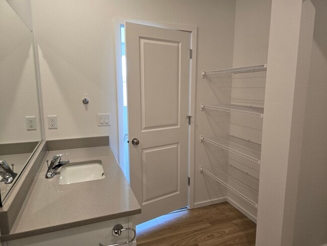 Building Photo - 5190 E Dorado Ave