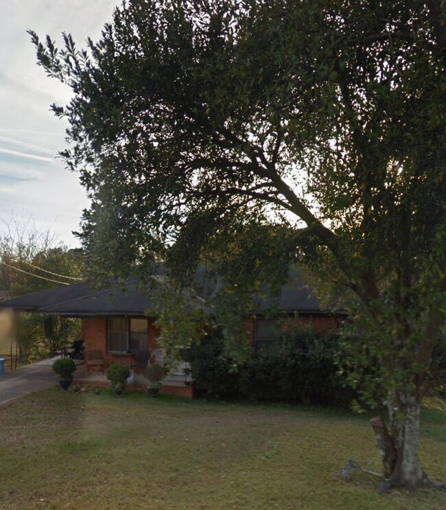 Primary Photo - 3 Bedroom 1 bath house