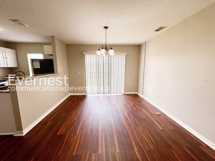 Building Photo - 3823 Exeter Ln