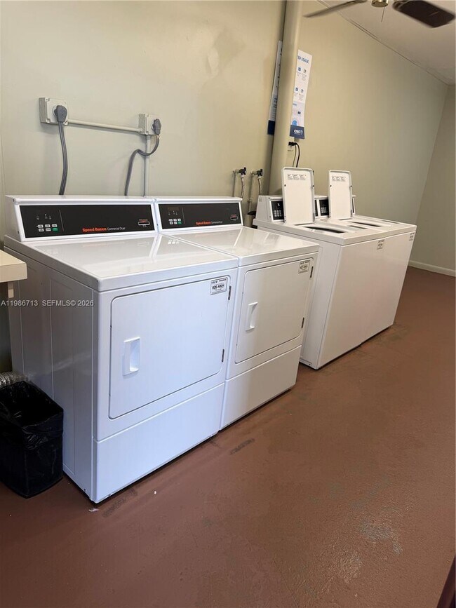 Building Photo - 13355 SW 9th Ct