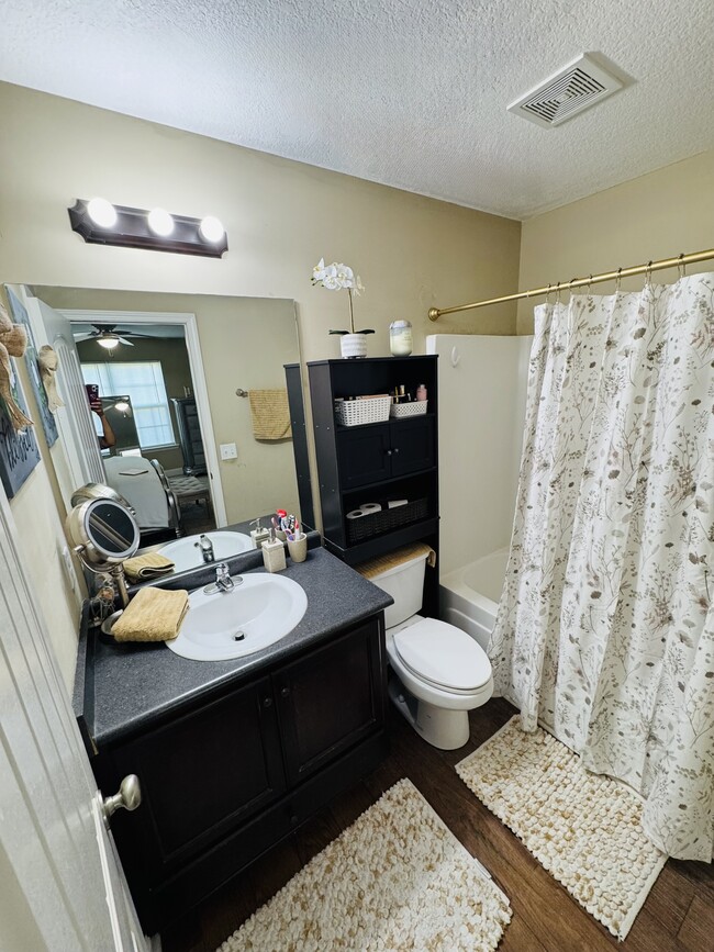 Building Photo - 9057 Whispering Pines Blvd