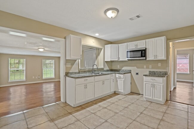 Building Photo - 9315 Laura Koppe Rd