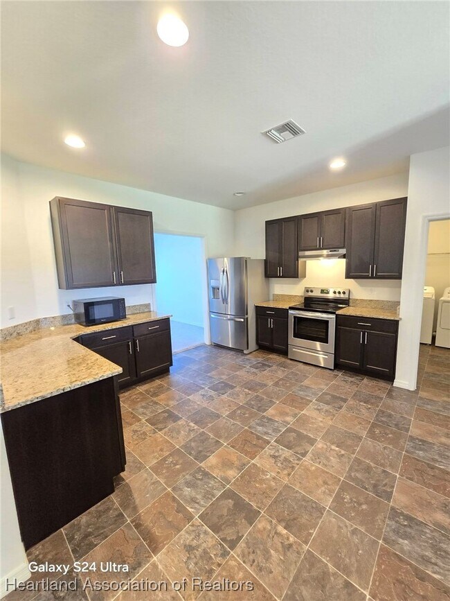 Building Photo - 3144 Calypso Dr