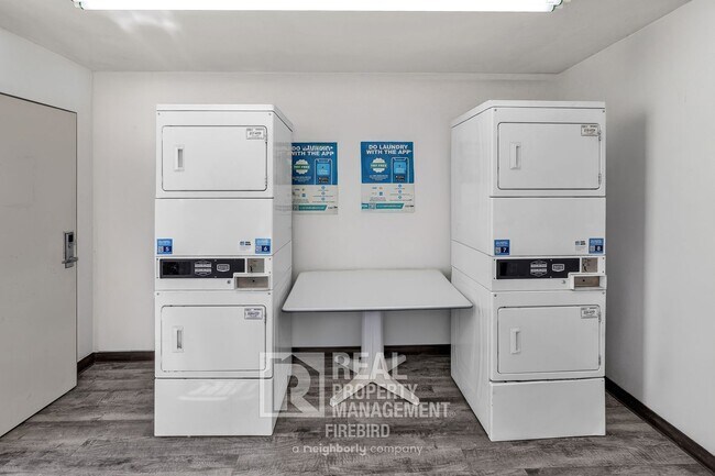 Building Photo - 45 N Phyllis-209