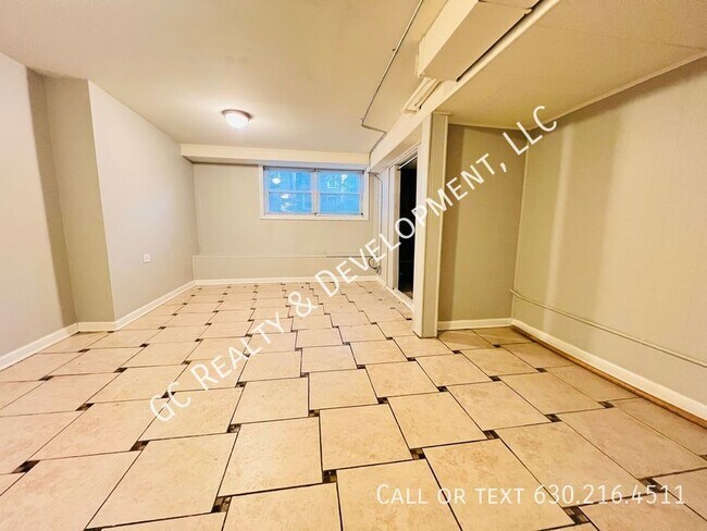 Building Photo - 1732 W Wallen Ave