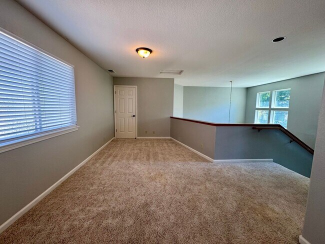 Building Photo - Spacious 2 Bed, 2.5 Bath Home with Loft, Vaulted Ceilings & Private Yard