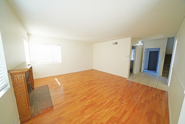 Building Photo - 16916 Shinedale Dr